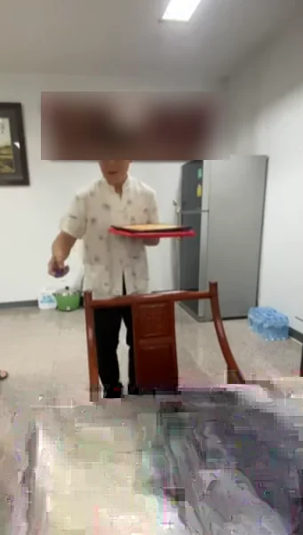 Tsai Ching-Fu conducting on-site religious and altar-related work